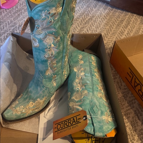 CORRAL BOOTS
Leather Embroidered Floral Western Boots 7.5 turquoise - Picture 5 of 10
